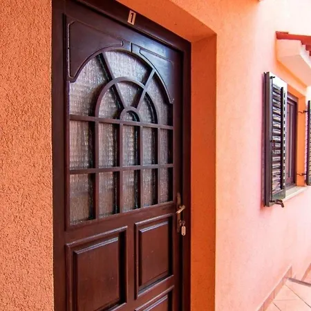 Appartement In Mit Eigenem Balkon *